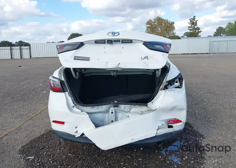 2017 Toyota Yaris Ia z USA, uszkodzony, nr VIN 3MYDLBYV5HY160415